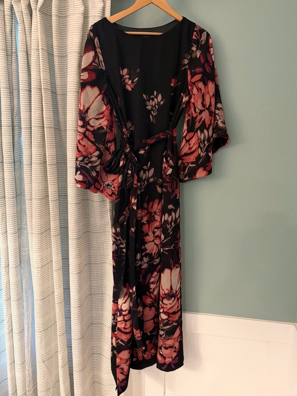 Sue Sartor Women's Black Floral dress size M